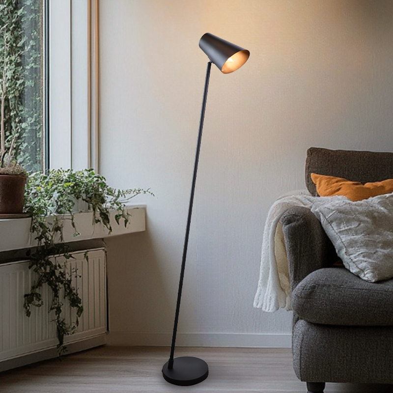 Modern gulv lampe sort, Taro, med brytare