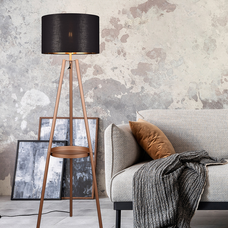 Brun trebenet gulvlampe modern, Wendel, med brytare