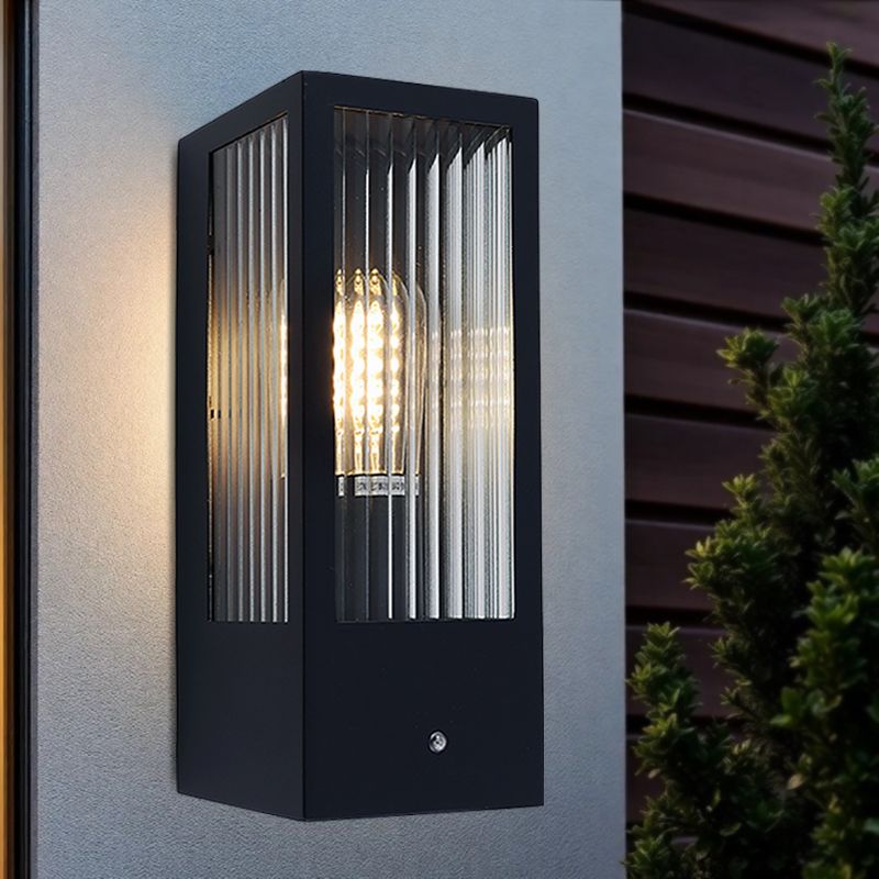Modern udendørs væglampe med skumringssensor sort, Senne, IP44 Modern udendørs væglampe med skumringssensor sort, Senne, IP44