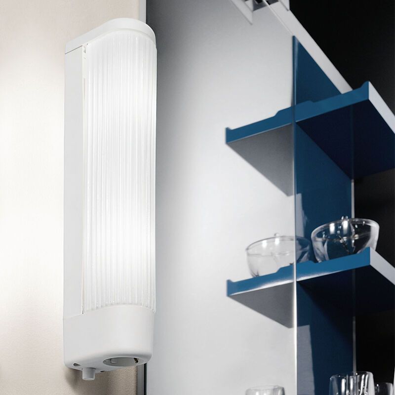 Hvid spejllampe glas, Amrita, med brytare Hvid spejllampe glas, Amrita, med brytare