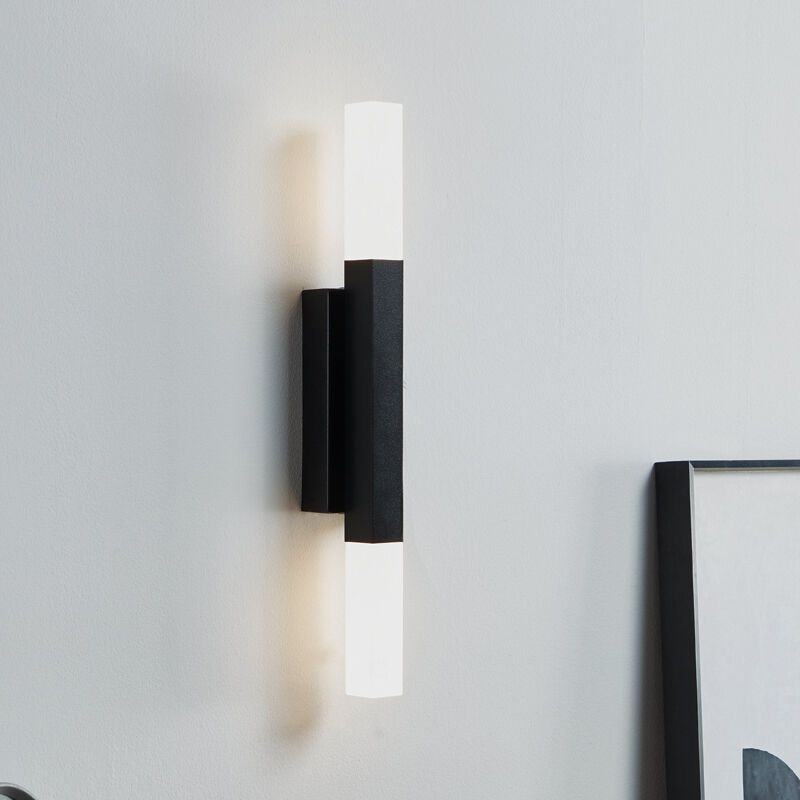 Sort modern spejllampe aluminium, Yolande, 5,5W, 3000K LED, IP44 Sort modern spejllampe aluminium, Yolande, 5,5W, 3000K LED, IP44