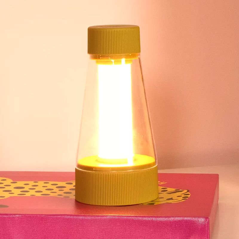 Gul genopladelig udendørs bordlampe modern, Lorali, 1,2W, 2700K LED, IP44, med touch lysdæmper