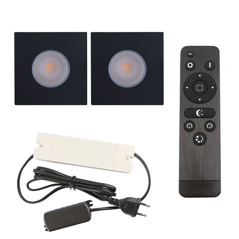 2 firkantede sorte spot til udhæng Dico, IP65 med tilslutningssæt og fjernbetjening 2 firkantede sorte spot til udhæng Dico, IP65 med tilslutningssæt og fjernbetjening