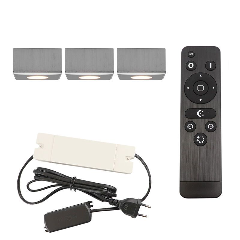 3 firkantede krom påbygningsspots veranda Fredo, IP44 med tilslutningssæt og fjernbetjening 3 firkantede krom påbygningsspots veranda Fredo, IP44 med tilslutningssæt og fjernbetjening