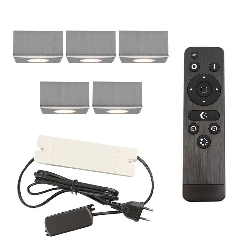 5 firkantede krom påbygningsspots veranda Fredo, IP44 med tilslutningssæt og fjernbetjening