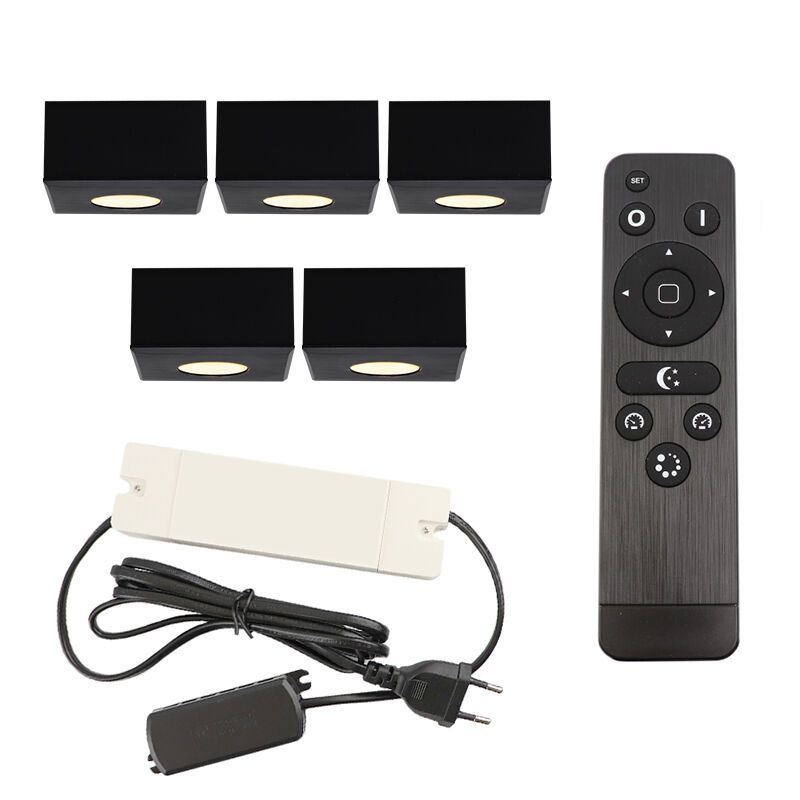 5 firkantede sorte påbygningsspots veranda Fredo, IP44 med tilslutningssæt og fjernbetjening 5 firkantede sorte påbygningsspots veranda Fredo, IP44 med tilslutningssæt og fjernbetjening