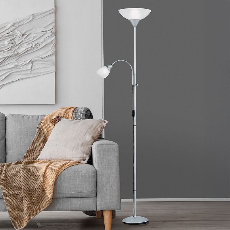 Grå gulv lampe plast, Pieter, med brytare Grå gulv lampe plast, Pieter, med brytare