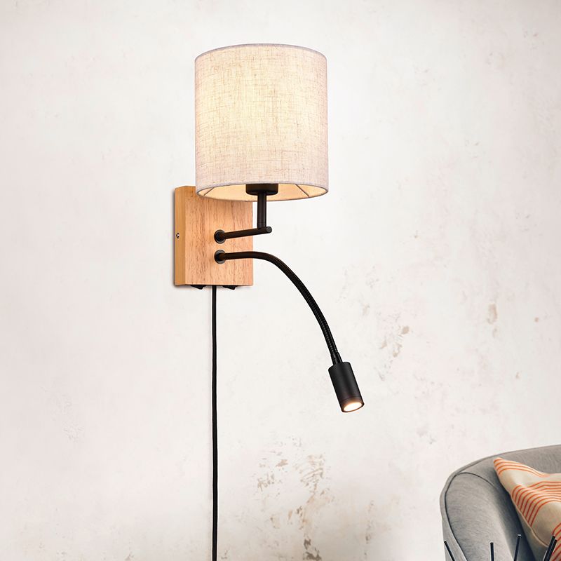 Hvid væglampe træ, Fransien, med brytare