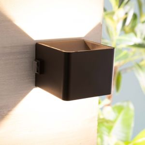 Modern genopladelige væglampe sort, Puck, 4W, 3000K LED, IP44