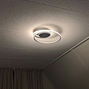 Hvid plafond modern, Sassandra, 22W, 3000K LED, 3 trins lysdæmper