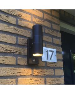 Modern udendørs væglampe med bevægelsessensor sort, Pedro, IP44