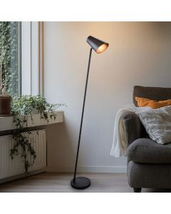 Modern gulv lampe sort, Taro, med brytare