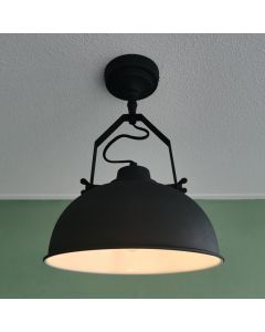 Industri plafond sort, Fellen