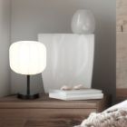 Hvid bordlampe modern, Metehan, med brytare