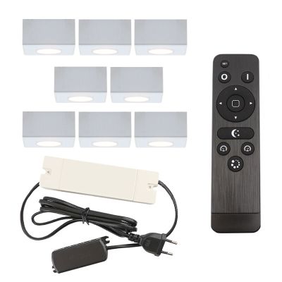 8 firkantede hvide påbygningsspots veranda Fredo, IP44 med tilslutningssæt og fjernbetjening