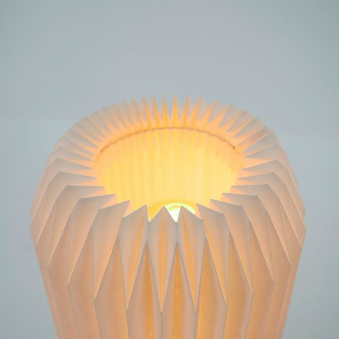 Papir bordlampe hvid, Kars, med brytare