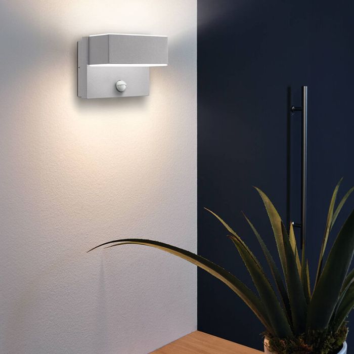 Sølv modern udendørs væglampe med bevægelsessensor metal, Jason, IP44
