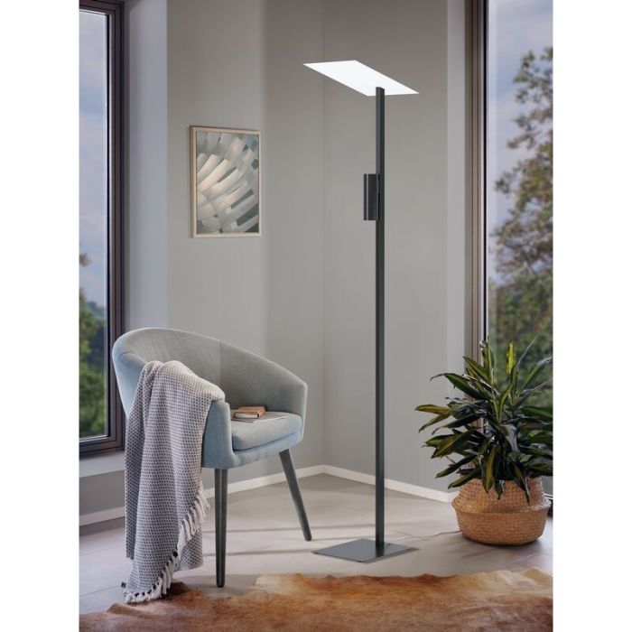 Hvid modern gulv lampe aluminium, Annegreet, med brytare