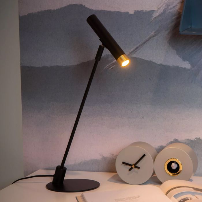 Sort bordlampe modern, Alec, med brytare