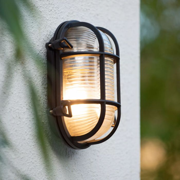 Sort udendørslampe retro, Dudley, IP65