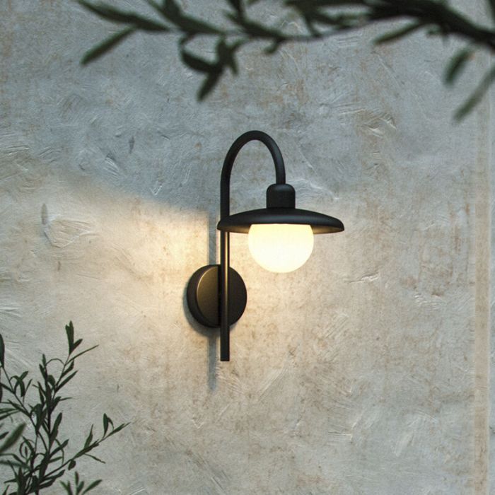 Sort udendørslampe klassisk, Berlo, IP44